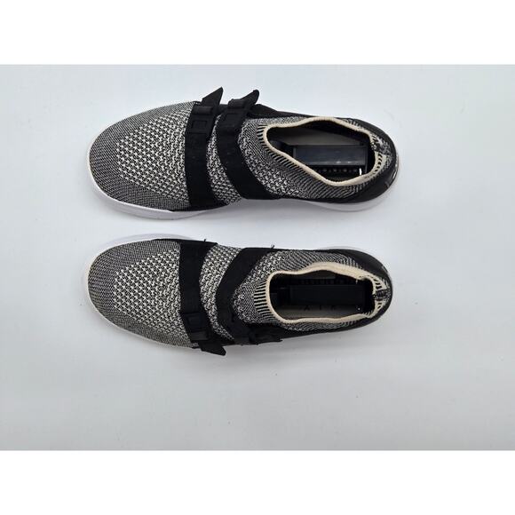 Nike Air Sock Racer Ultra Flyknit Pale Grey 2017 896447-002 sz. Womens 6.5 - Picture 2 of 8